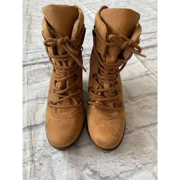 Steve Madden women 8 leather wedge tie up ankle bootie tan - Picture 3 of 10